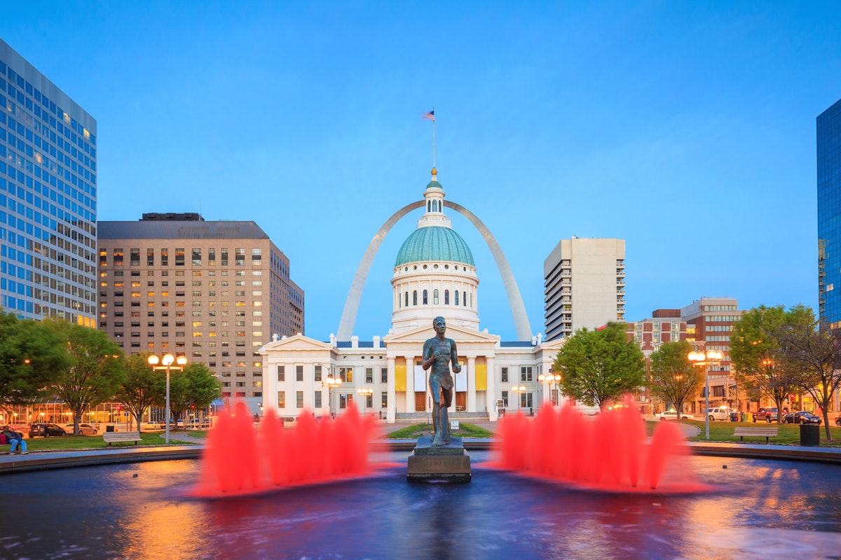 Old Courthouse in downtown St. Louis.; Shutterstock ID 277224263; Your name (First / Last): Lauren Keith; GL account no.: 65050; Netsuite department name: Content Asset; Full Product or Project name including edition: Guides Project Eastern USA