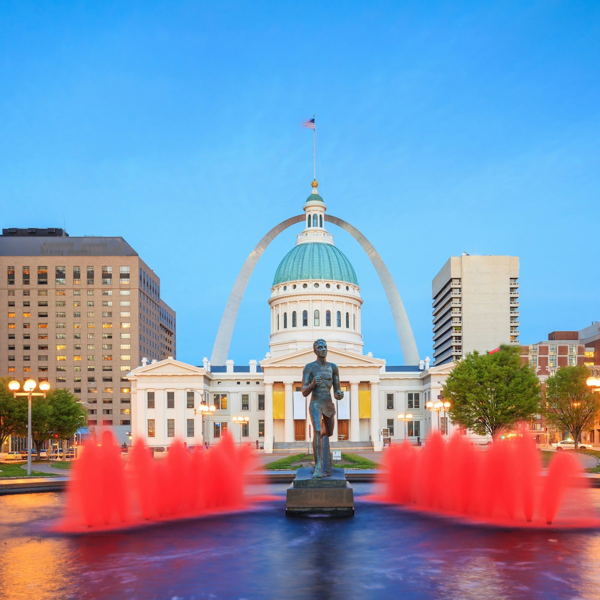 Old Courthouse in downtown St. Louis.; Shutterstock ID 277224263; Your name (First / Last): Lauren Keith; GL account no.: 65050; Netsuite department name: Content Asset; Full Product or Project name including edition: Guides Project Eastern USA