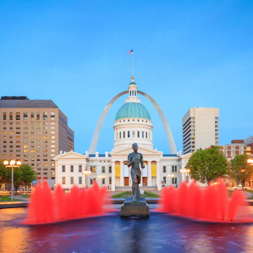 Old Courthouse in downtown St. Louis.; Shutterstock ID 277224263; Your name (First / Last): Lauren Keith; GL account no.: 65050; Netsuite department name: Content Asset; Full Product or Project name including edition: Guides Project Eastern USA