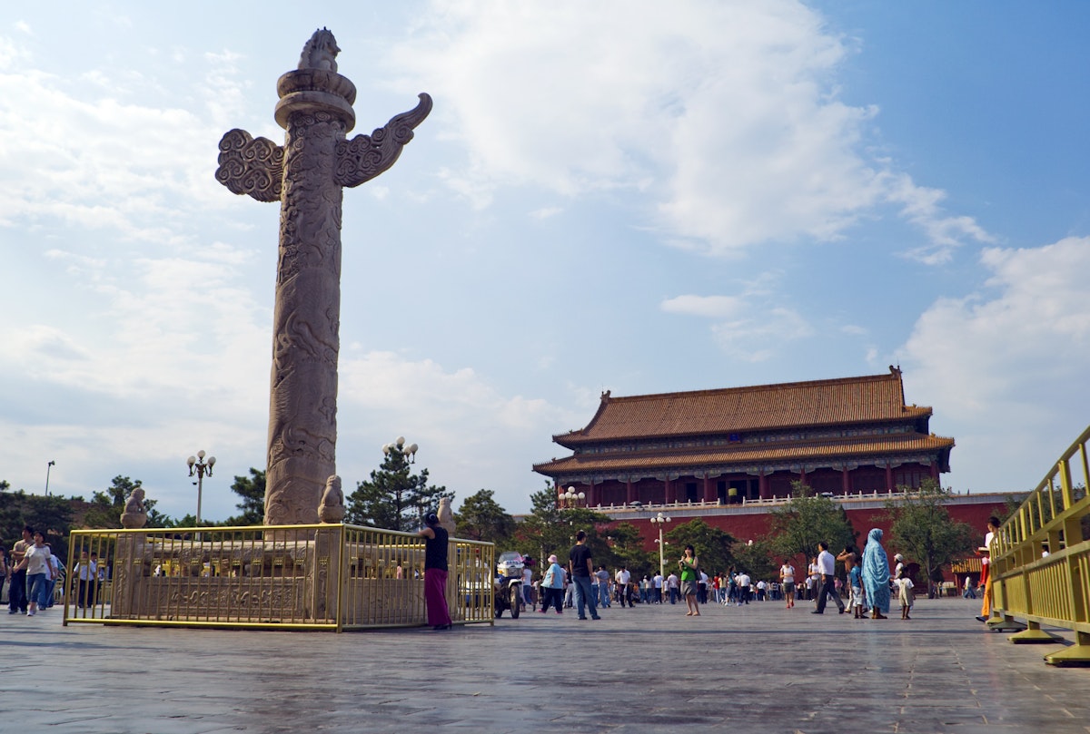 Pillar monument, Duan Gate.