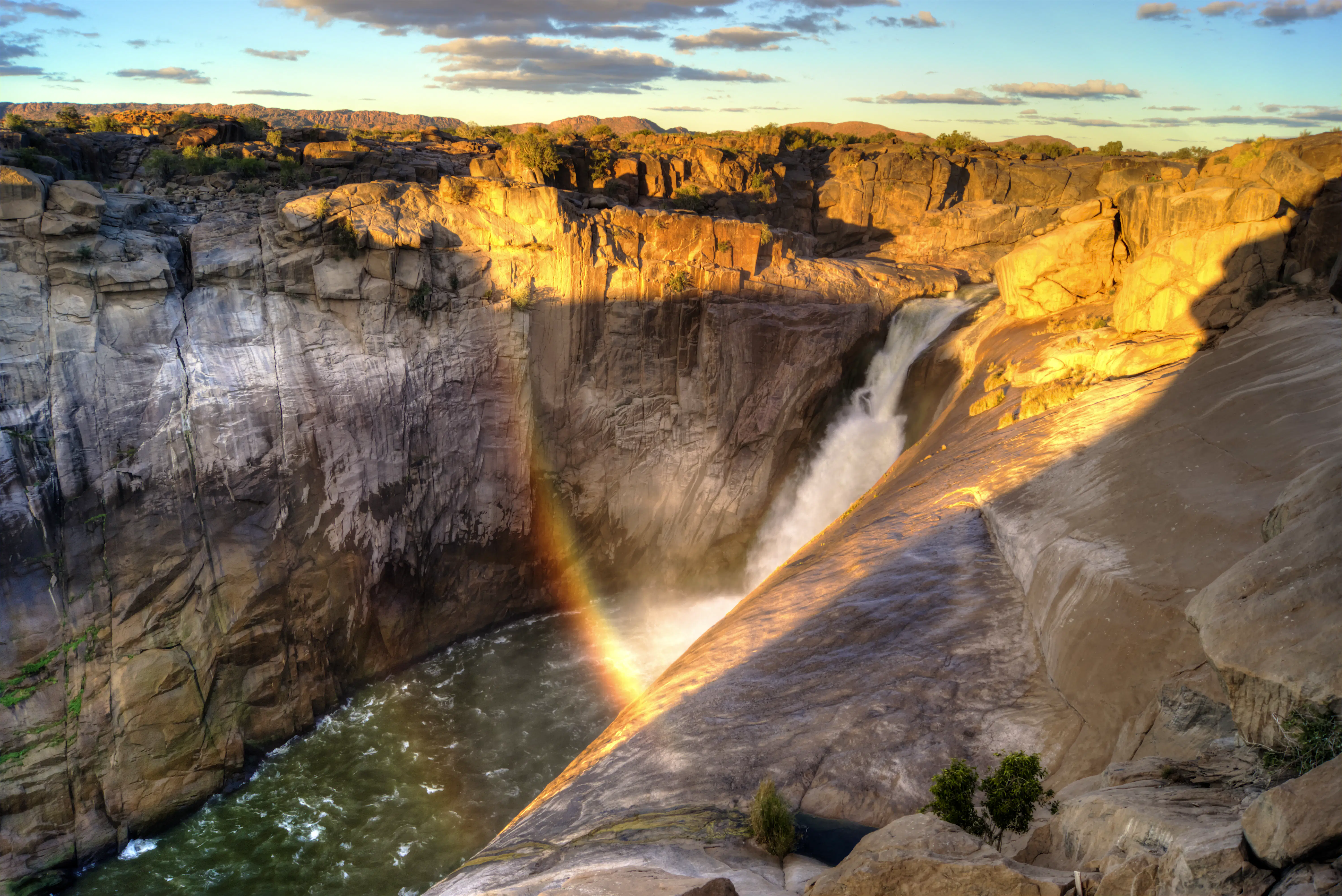 South Africa is where water thunders