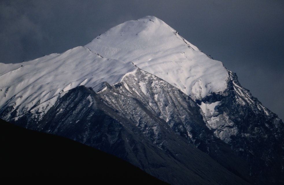 New Zealand's 'Matterhorn', Mt Aspiring (3033m).