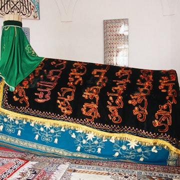 Gul Baba Tomb, Vizivaros.