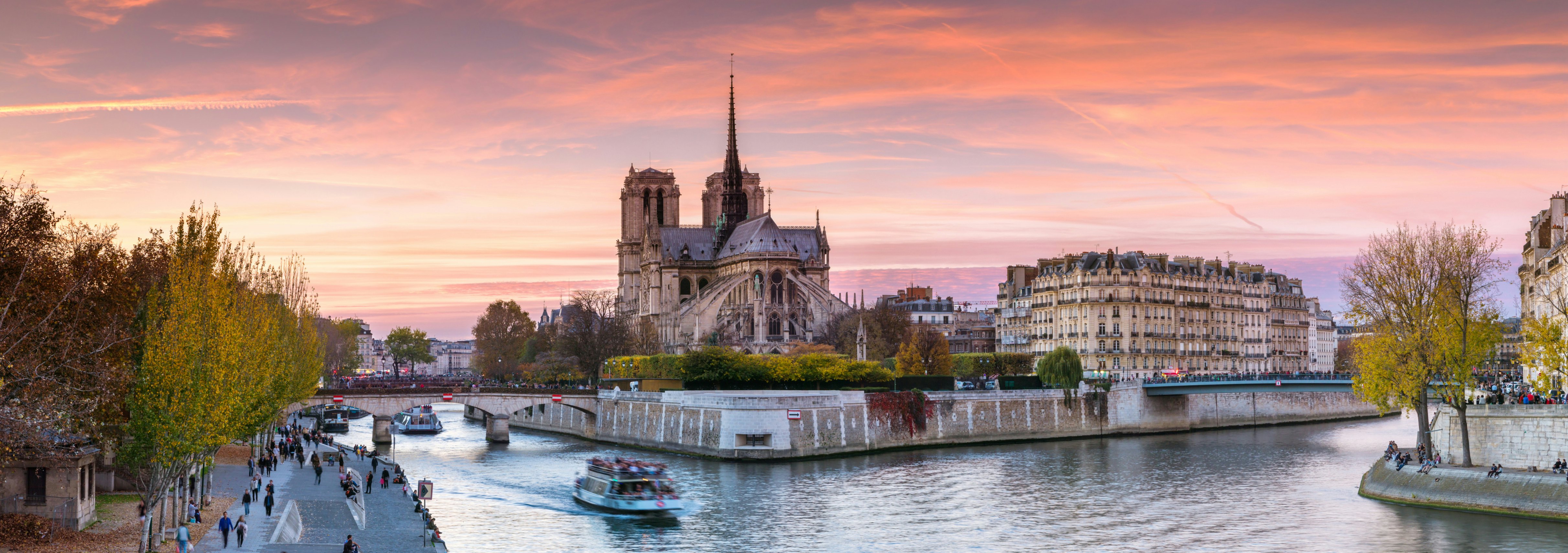 Panoramic of Notre Dame at sunset, Paris