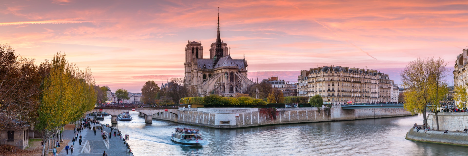 Panoramic of Notre Dame at sunset, Paris