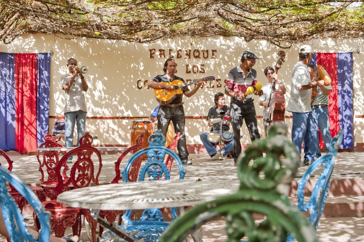 Live music at Palenque de los Congos Reales Bar.