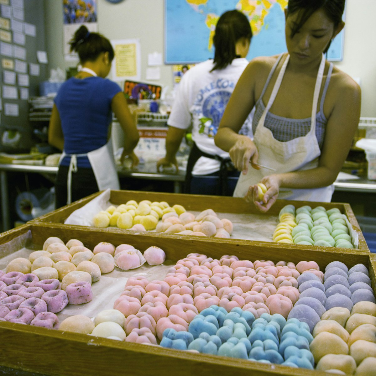 Making mochi (a Japanese rice dough sweet) at Two Ladies Kitchen, Hilo, East Coast.
