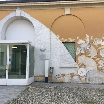 Interior courtyard entrance to Front entrance to PAC