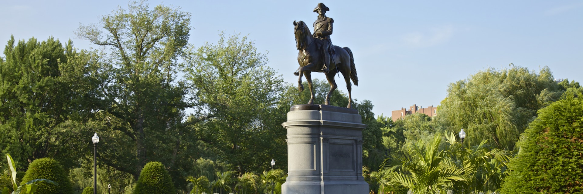 500px Photo ID: 142624811 - BOSTON - JUNE 06: George Washington riding a horse Statue in Boston Commons Public Garden in Central Boston, Massachusetts, USA. Photo taken on June 30, 2014 in Boston, Massachusetts, USA.