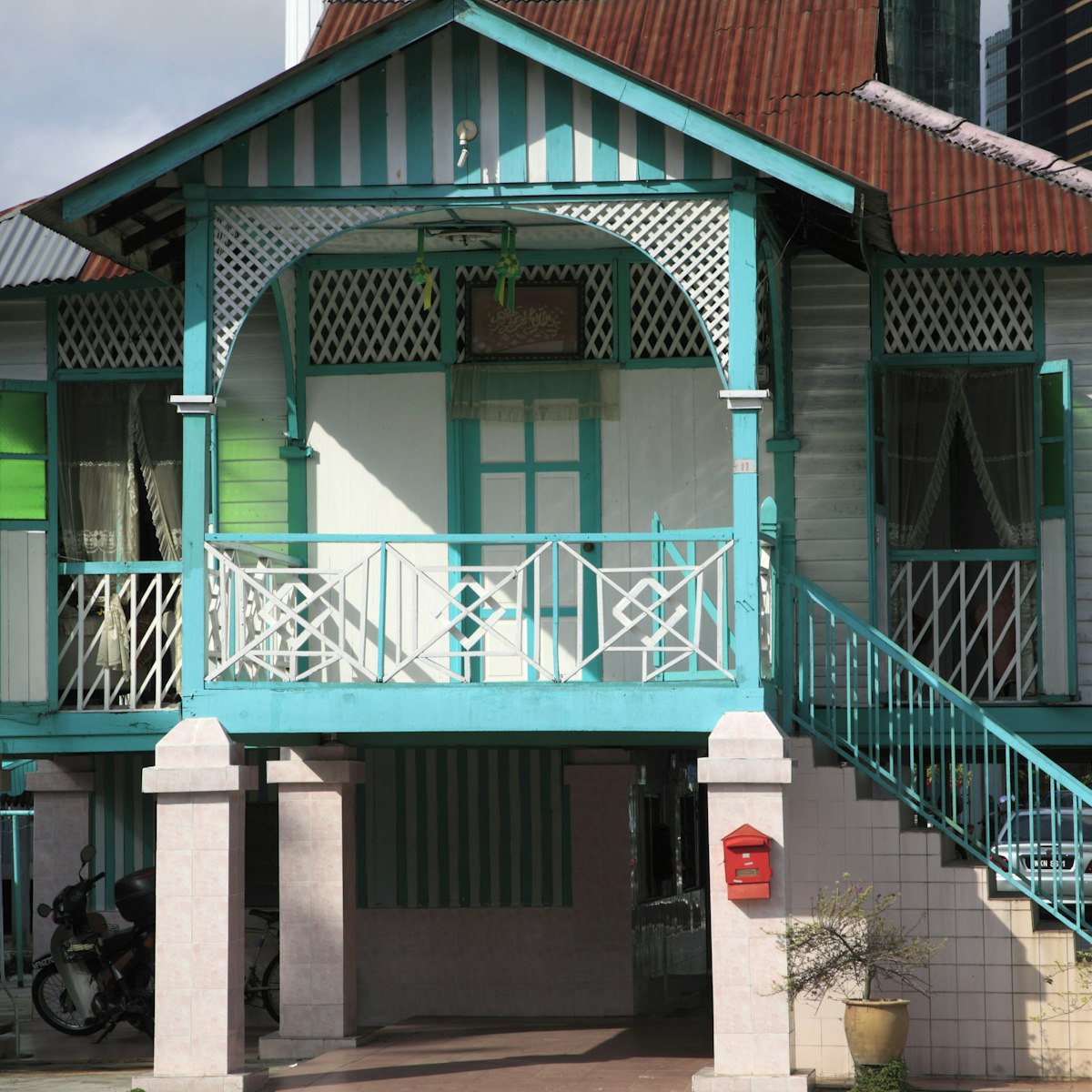 Malaysia, Kuala Lumpur, Kampung Baru, traditional malay house,