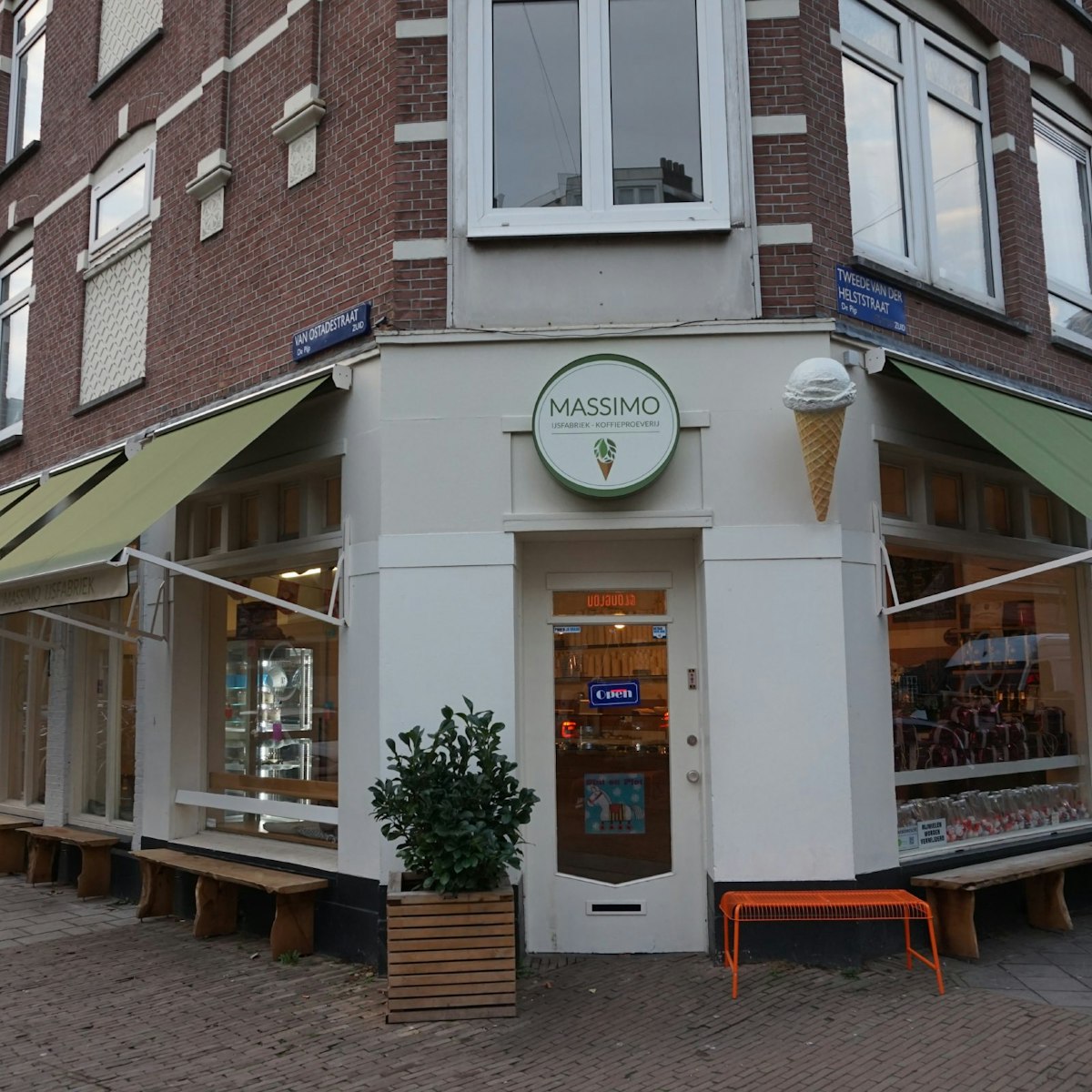 Order up a big scoop of gelato at Massimo, Amsterdam