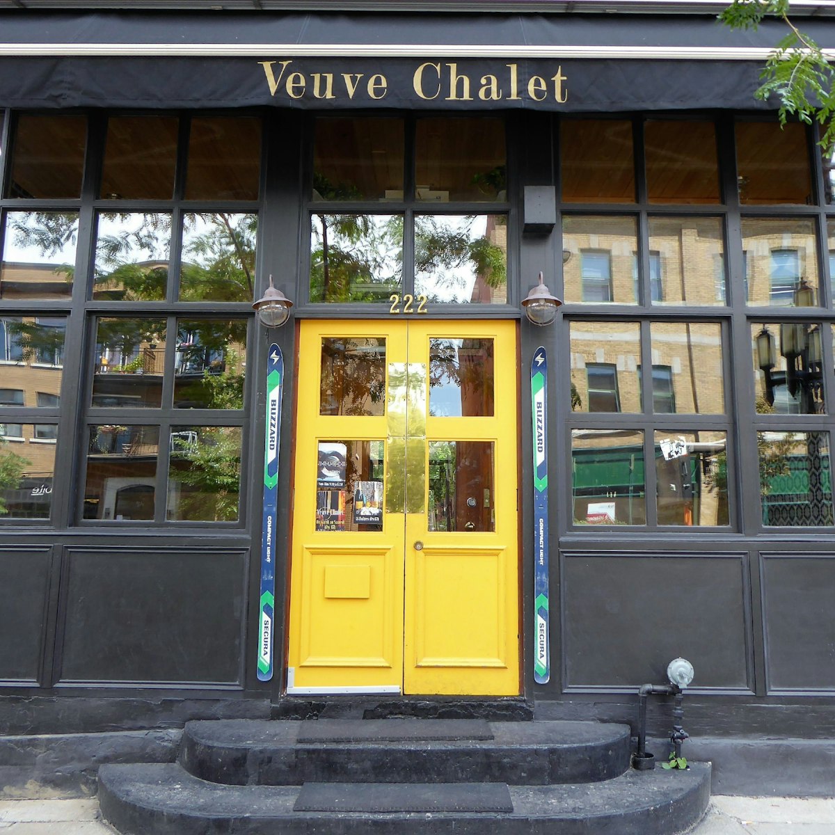 Veuve Chalet is a bistro located in the Plateau Mont-Royal.