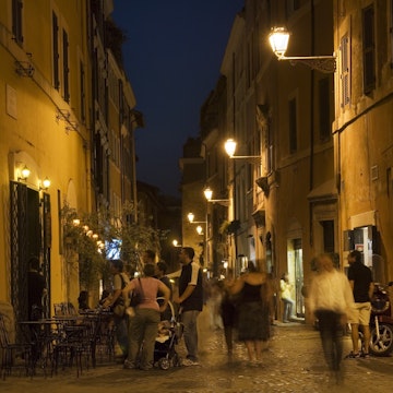 Street scene in Via Della Scala during early evening, Tratevere.