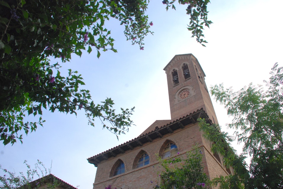 Front view of Parròquia de Sant Pacià