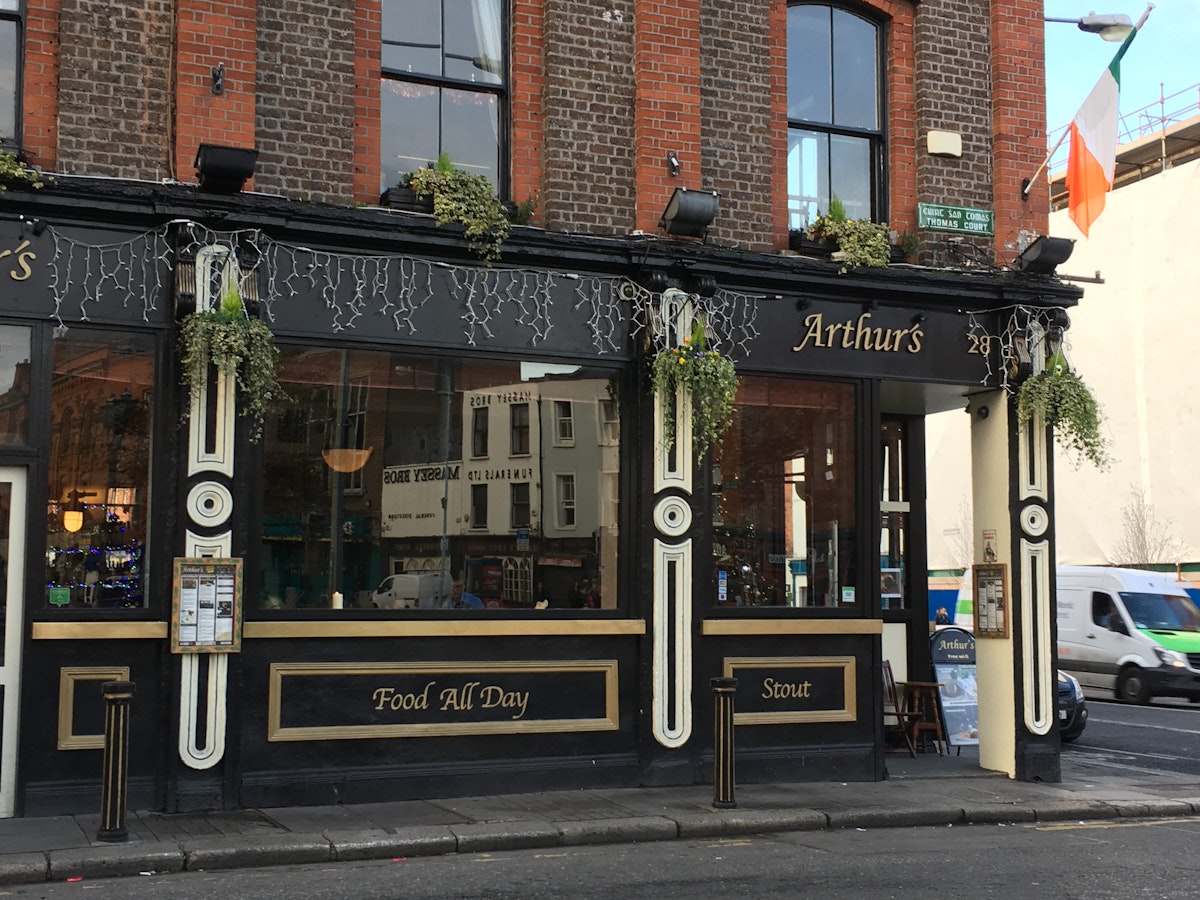 The outside of Arthur's traditional Irish pub
