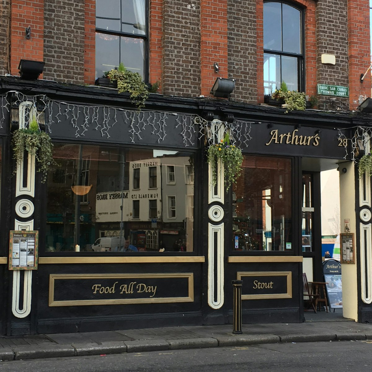 The outside of Arthur's traditional Irish pub