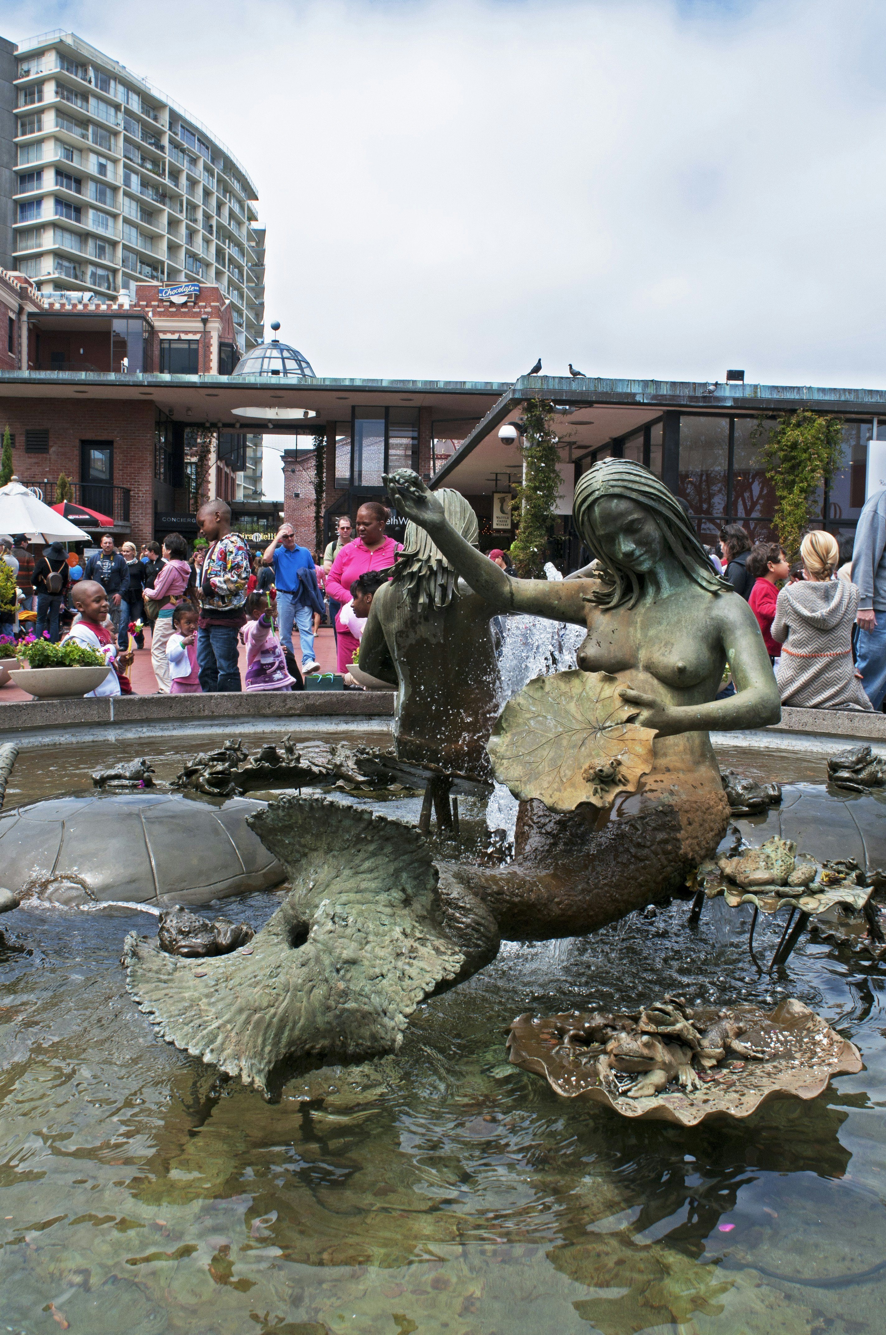 Fountain in Ghirardelli Square.