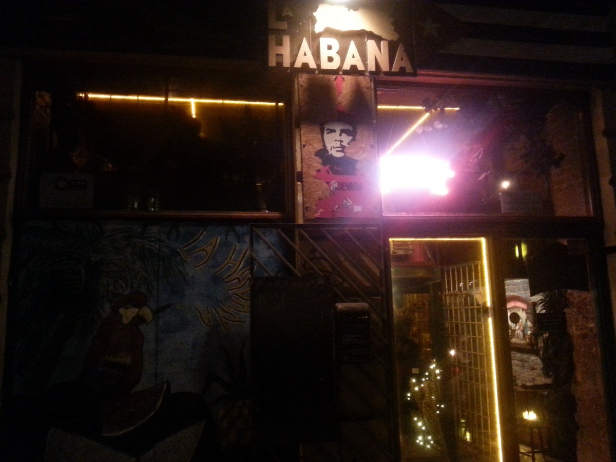 La Habana, look out for Che Guevara to find this Cuban bar