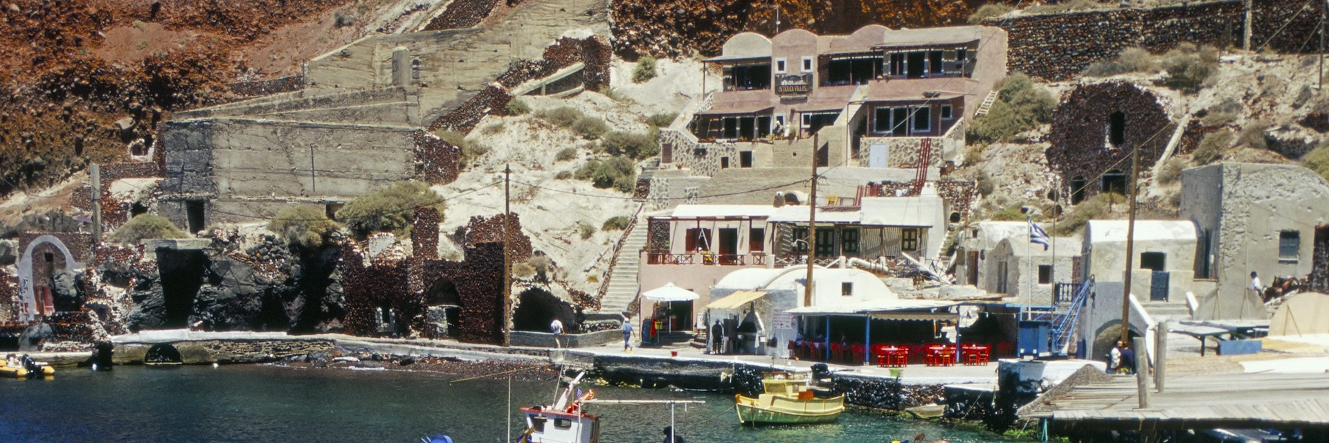 Fishing harbour of Oia village, Port of Ammoudi, Oia, Santorini (Thira), Cyclades islands, Greece, Mediterranean, Europe