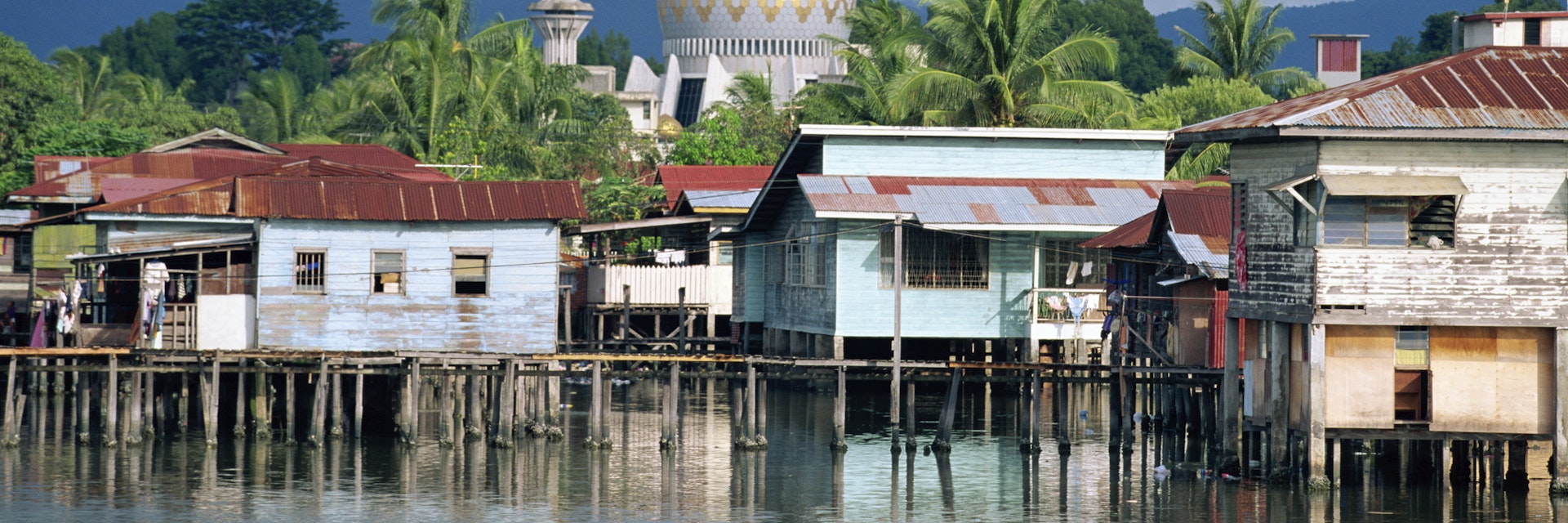Stilt village and State Mosque in Kota Kinabalu, Asia's fastest growing city and capital of Sabah, northern tip of Borneo, Malaysia, Southeast Asia, Asia