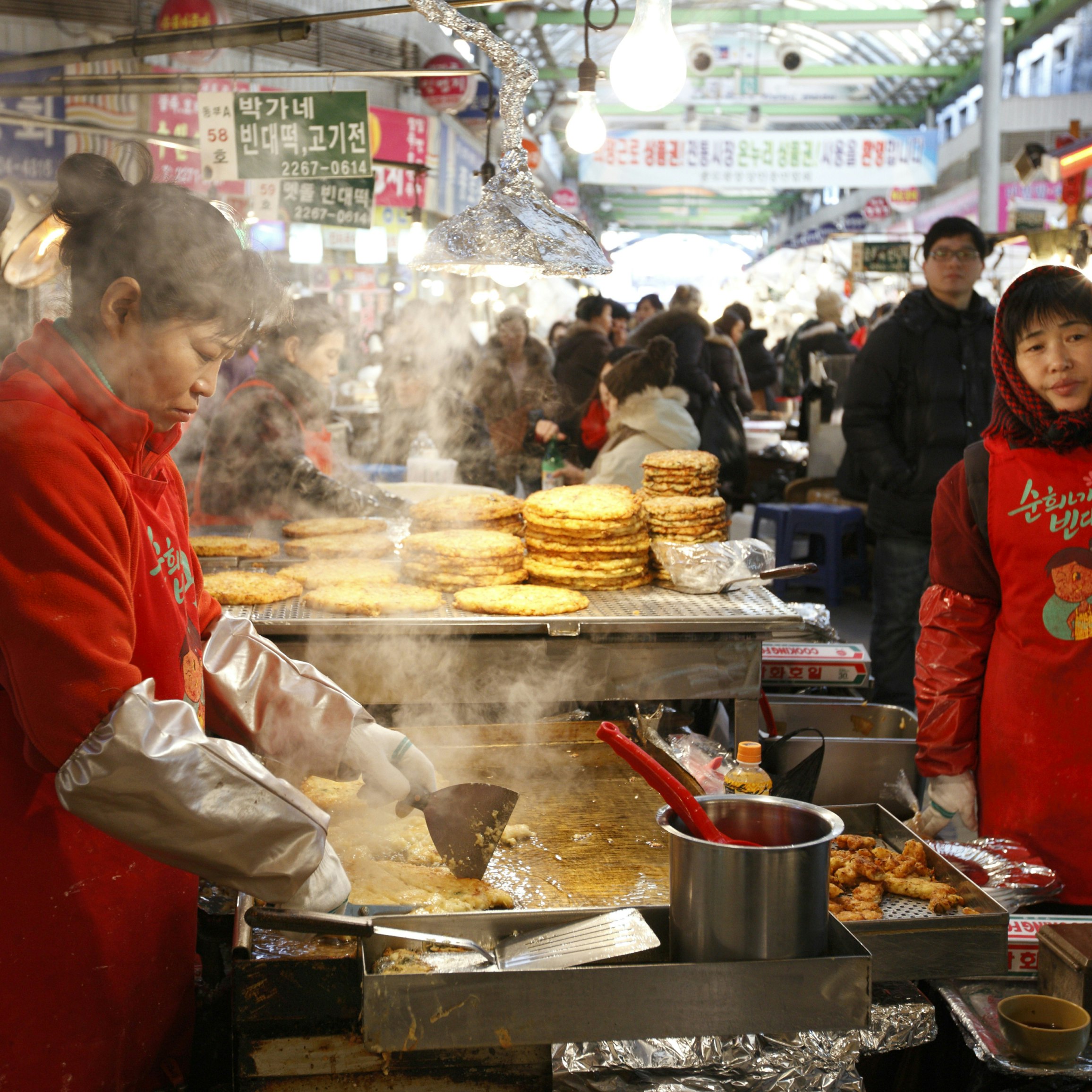 Food vendor at Gwangjang market.