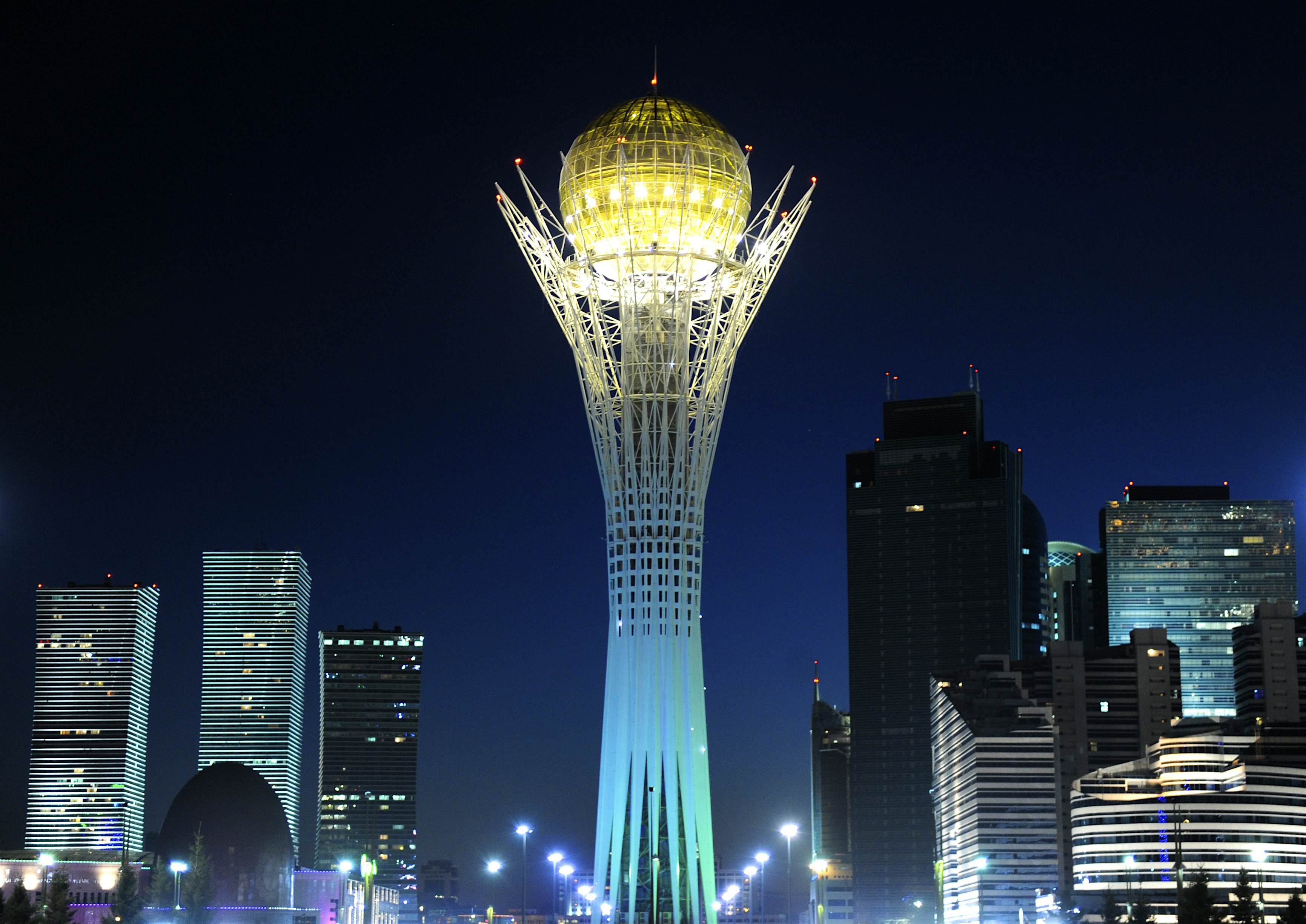 Казахстан башня Байтерек. Монумент Астана-Байтерек. Астана башня Байтерек. Картина Байтерек в Астане. Астана 1 день