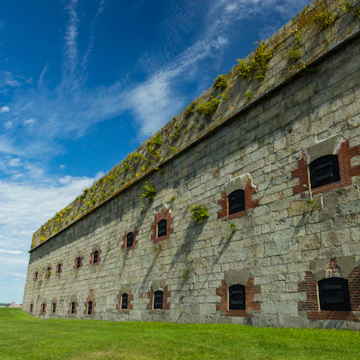 Fort Adams in Newport, Rhode island, usa; Shutterstock ID 410932201; Your name (First / Last): Lauren Keith; GL account no.: 65050; Netsuite department name: Content Asset; Full Product or Project name including edition: Guides Project Eastern USA