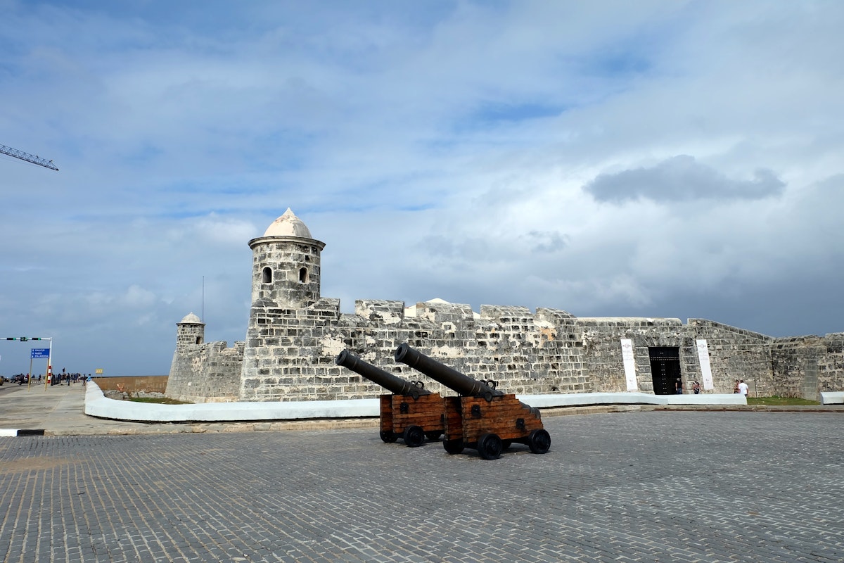 Cannons at Castillo de San Salvador de La Punta.
