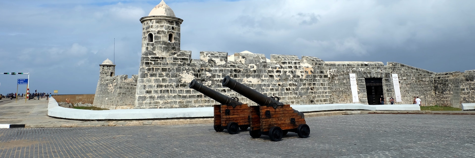 Cannons at Castillo de San Salvador de La Punta.