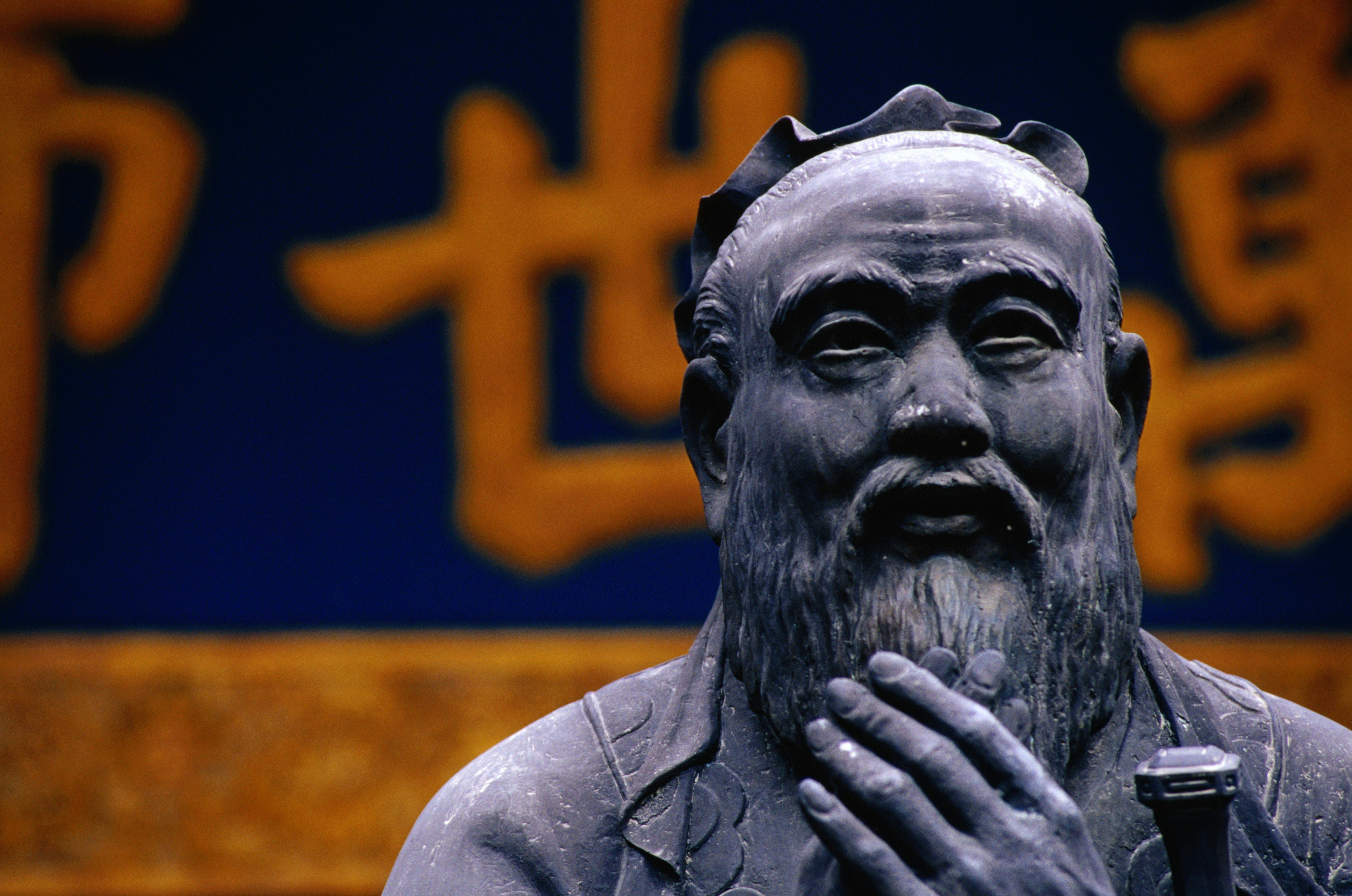 Statue detail at Confucian Temple.