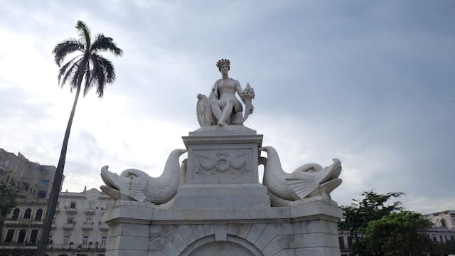 The Fuente de La India was sculpted by Italian artista Giuseppe Gaggini in 1837.