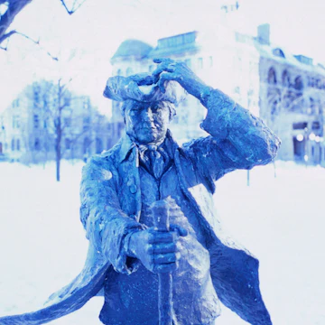 Lord Strathcona statue on Square Dorchester.