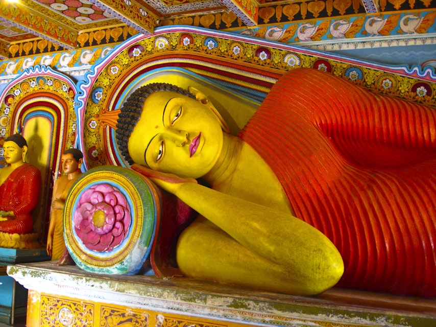 Reclining Buddha statue, Isurumuniya Vihara.