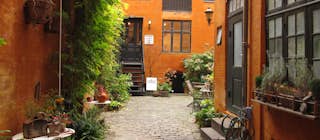 Image by Caroline Coupe / Lonely Planet