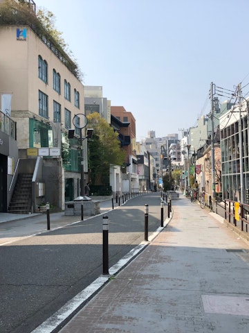 Boutiques along narrow, winding Harajuku street Cat Street  (south side of Omote-sando), Harajuku & Aoyama