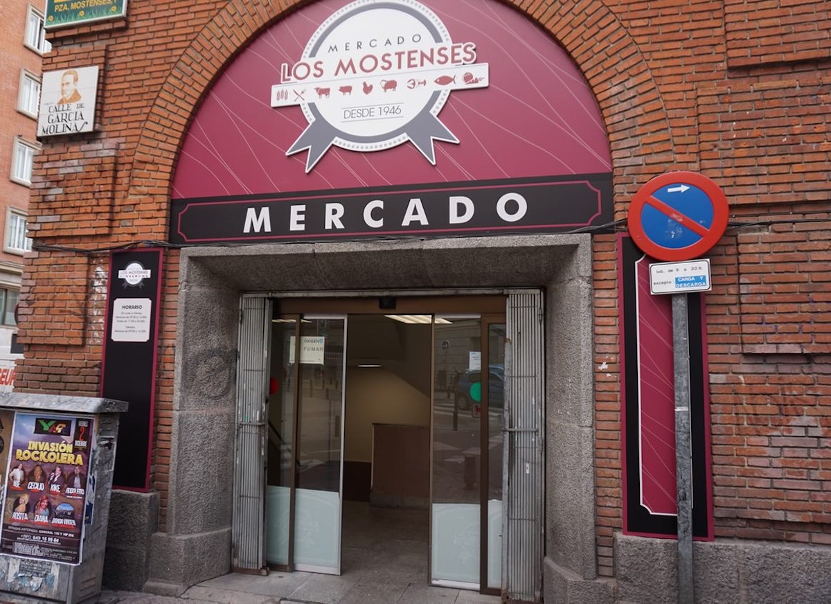 The entry to Mercado de los Mostenses