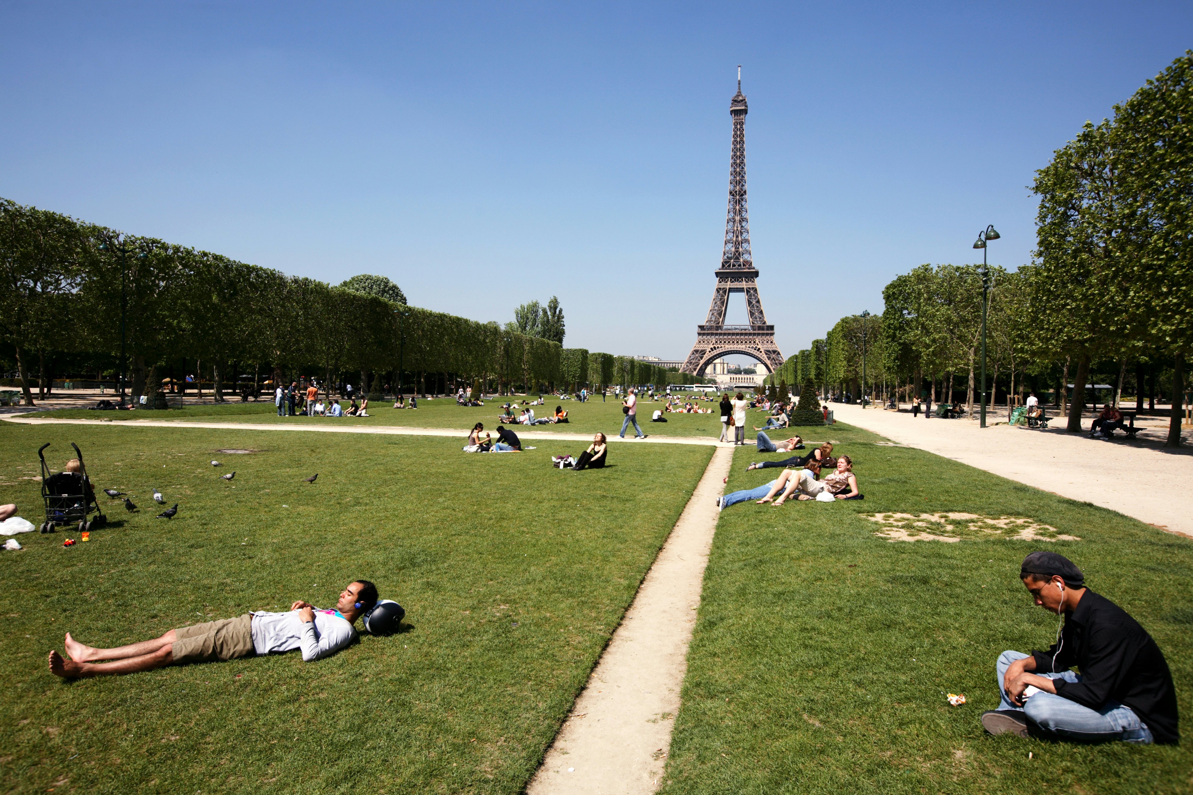 Parc du Champ de Mars with Eiffel Tower in background.