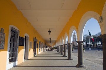 Portal Guerrero, Zocalo arches, Cholula, Puebla state, Mexico North America