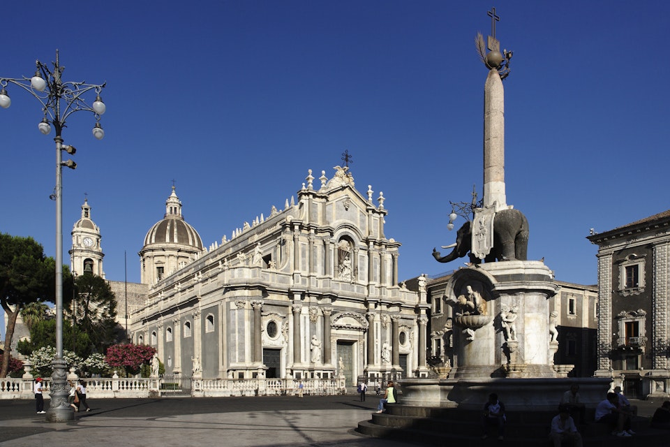 Fontana dell'Elefante and Saint Agatha cathedral, Piazza del Duomo, Catania, Sicily, Italy