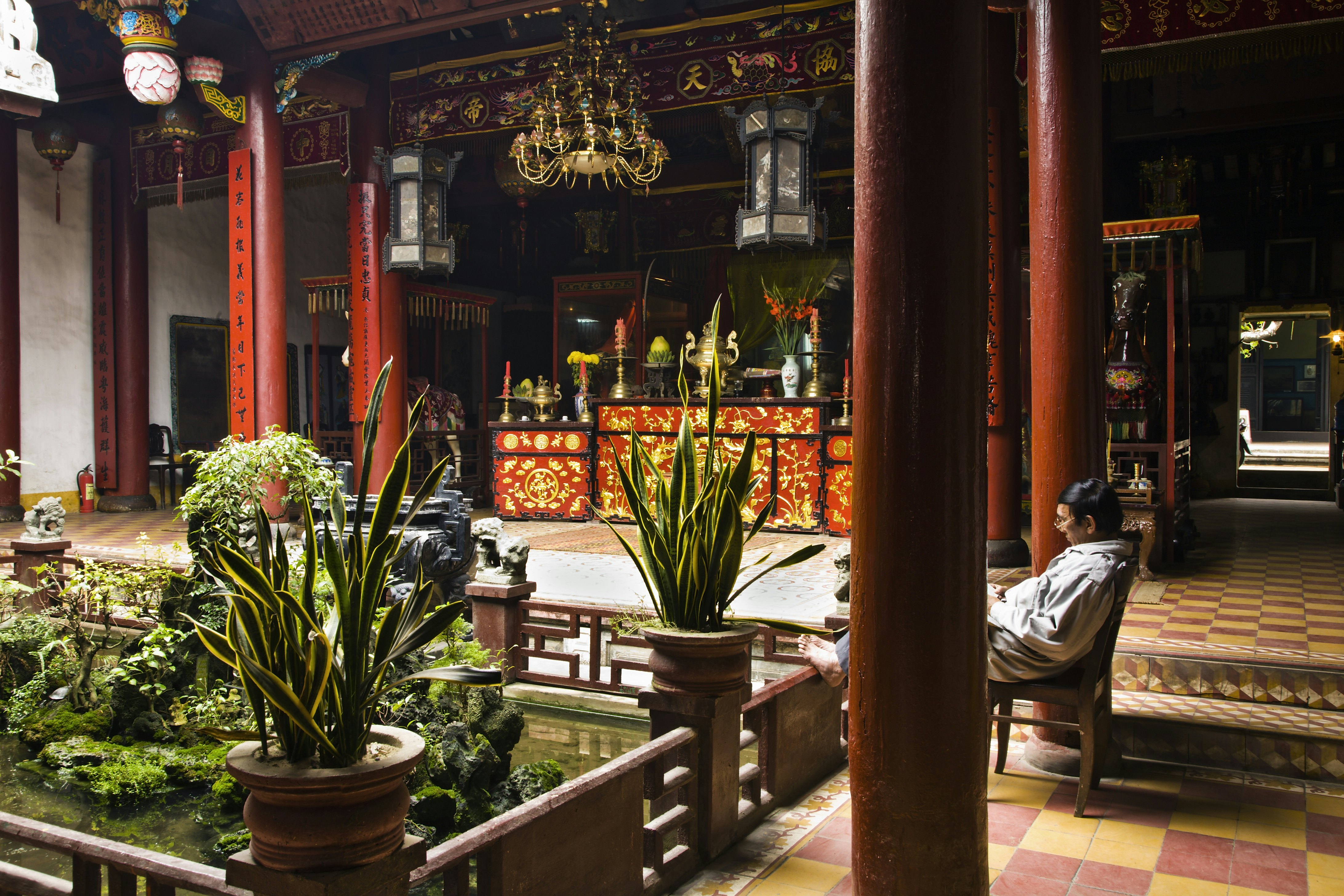 Interior of Quan Cong Temple.