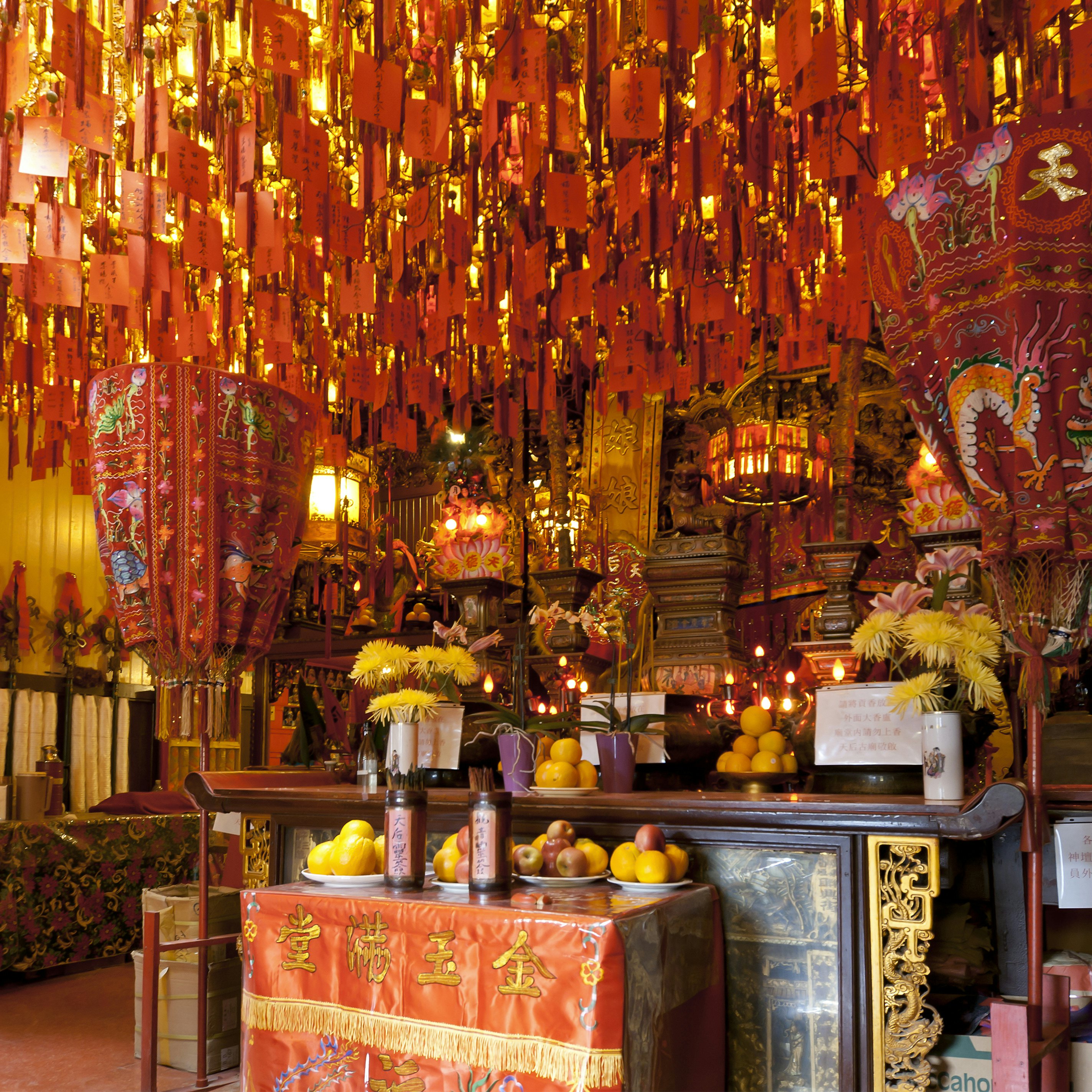 Tien Hou (Tin How) Temple in Chinatown atop 125 Waverly Place.