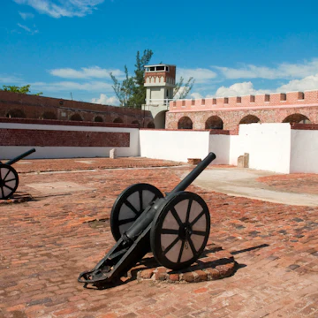 Cannons and tower in courtyard of Fort Charles.