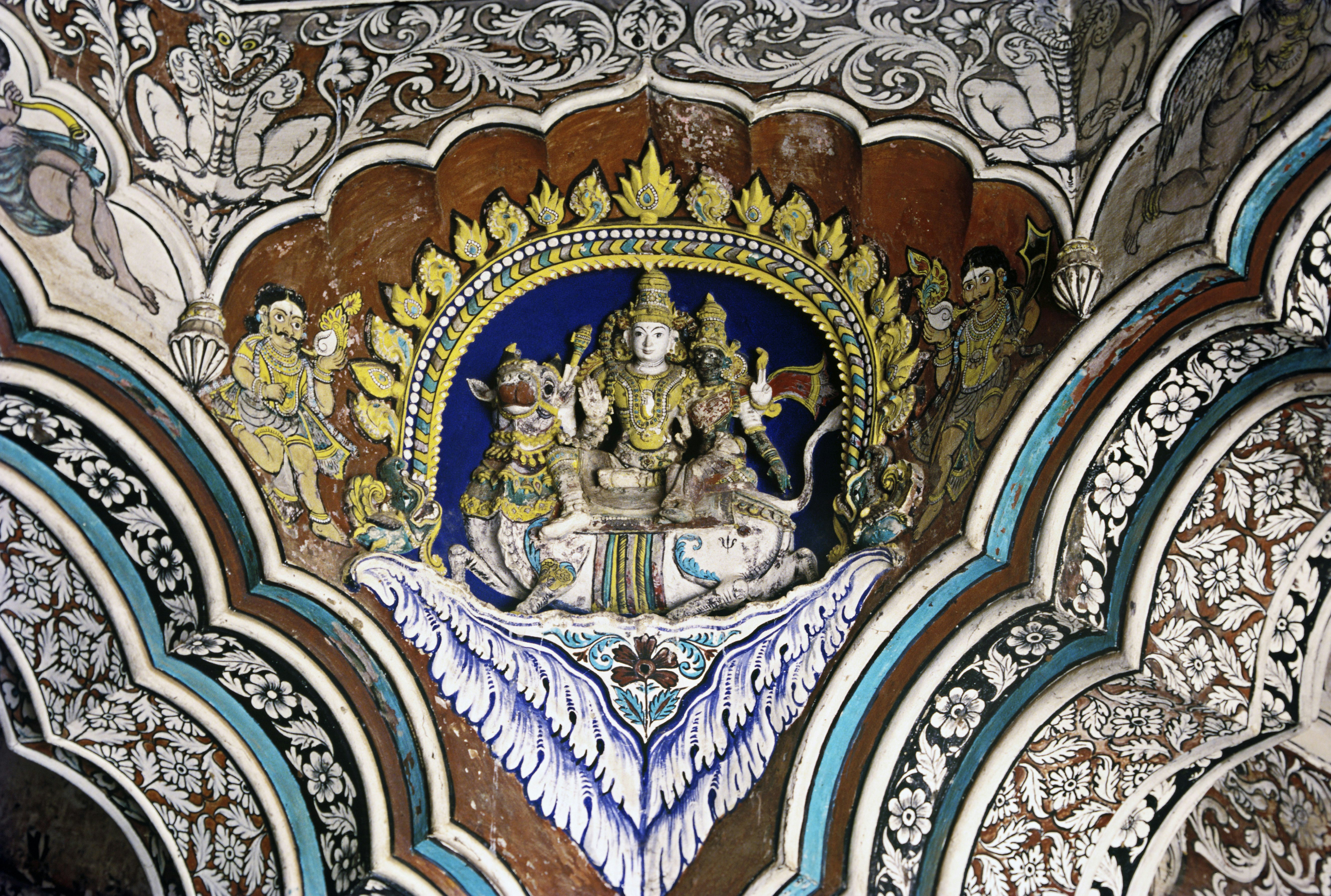 Stucco work in the Maratha Darbar Hall in Thanjavur Palace, Tanjore, Thanjavur, Tamil Nadu, India . (Photo by: IndiaPictures/UIG via Getty Images)