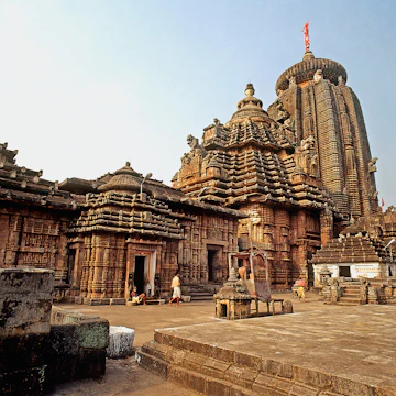 Devotees at Lingaraja temple, Bhubaneshwar, Orissa, India. (Photo by: IndiaPictures/UIG via Getty Images)