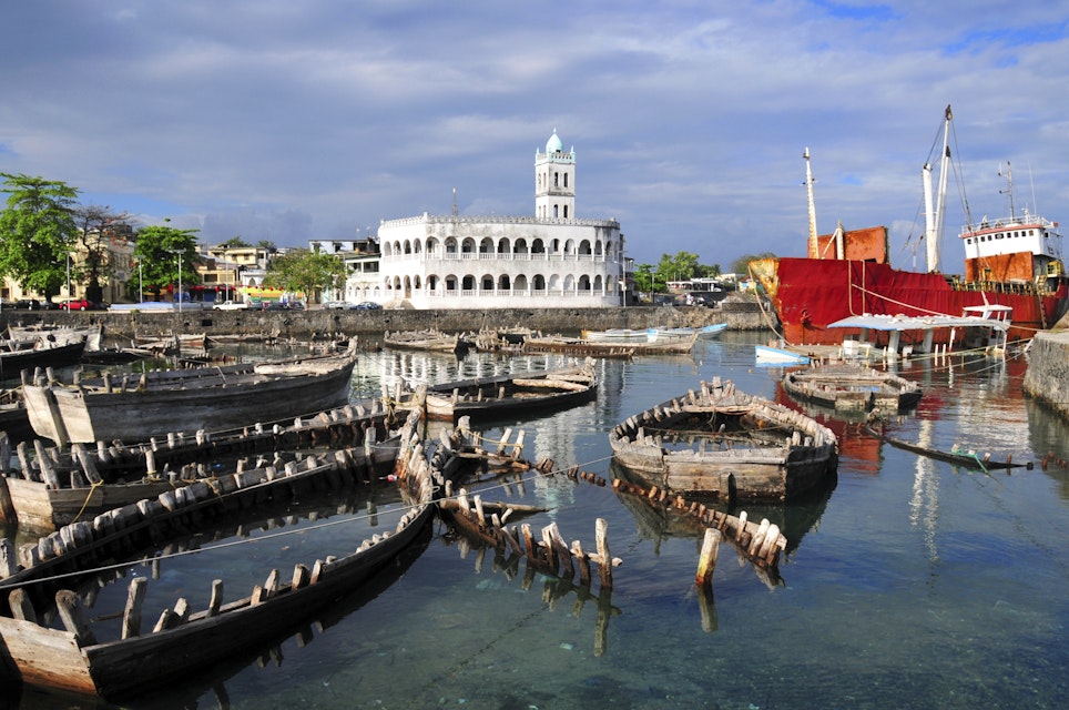 Moroni, Comoros: dhow port and the Old Friday Mosque