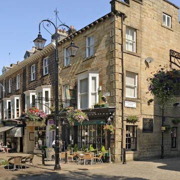 HARROGATE, UNITED KINGDOM - 2009/07/02: The Montpellier Quarter at the spa town in North Yorkshire. (Photo by Olaf Protze/LightRocket via Getty Images)