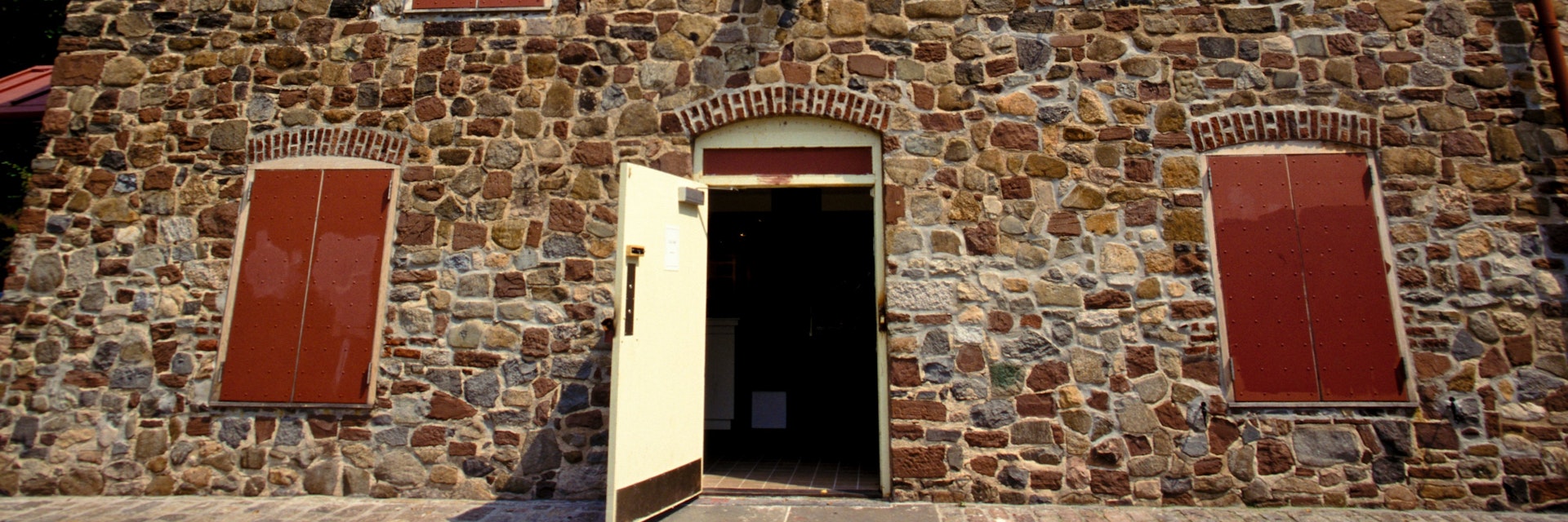 New York, New York, Brooklyn, The Old Stone House, Replica Of Original From Revolutionary War. (Photo by Education Images/UIG via Getty Images)