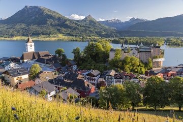 Austria, Flachgau, Wolfgangsee lake, St. Wolfgang, Elevated View Of Village