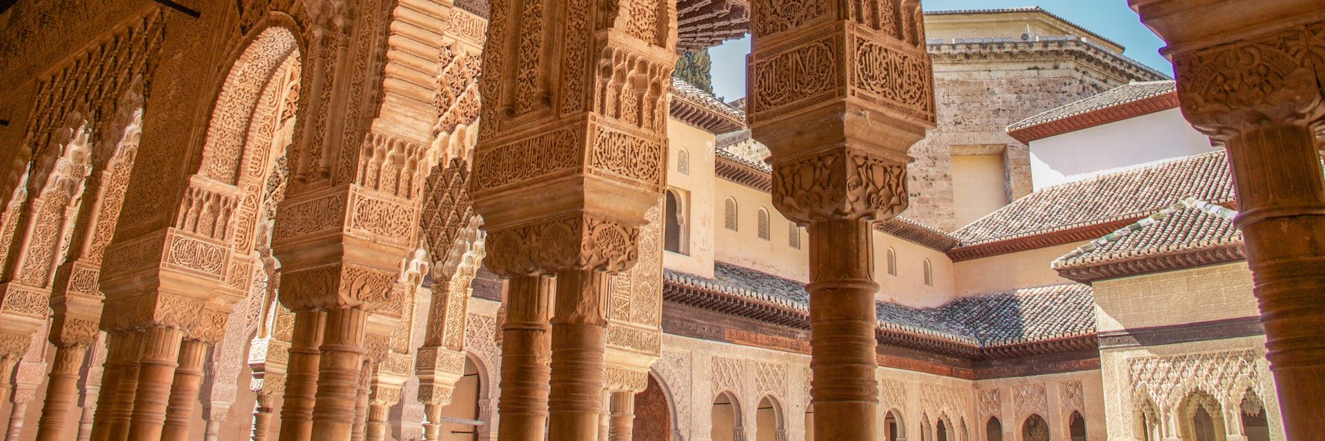 Alhambra columns around the Court of Lions