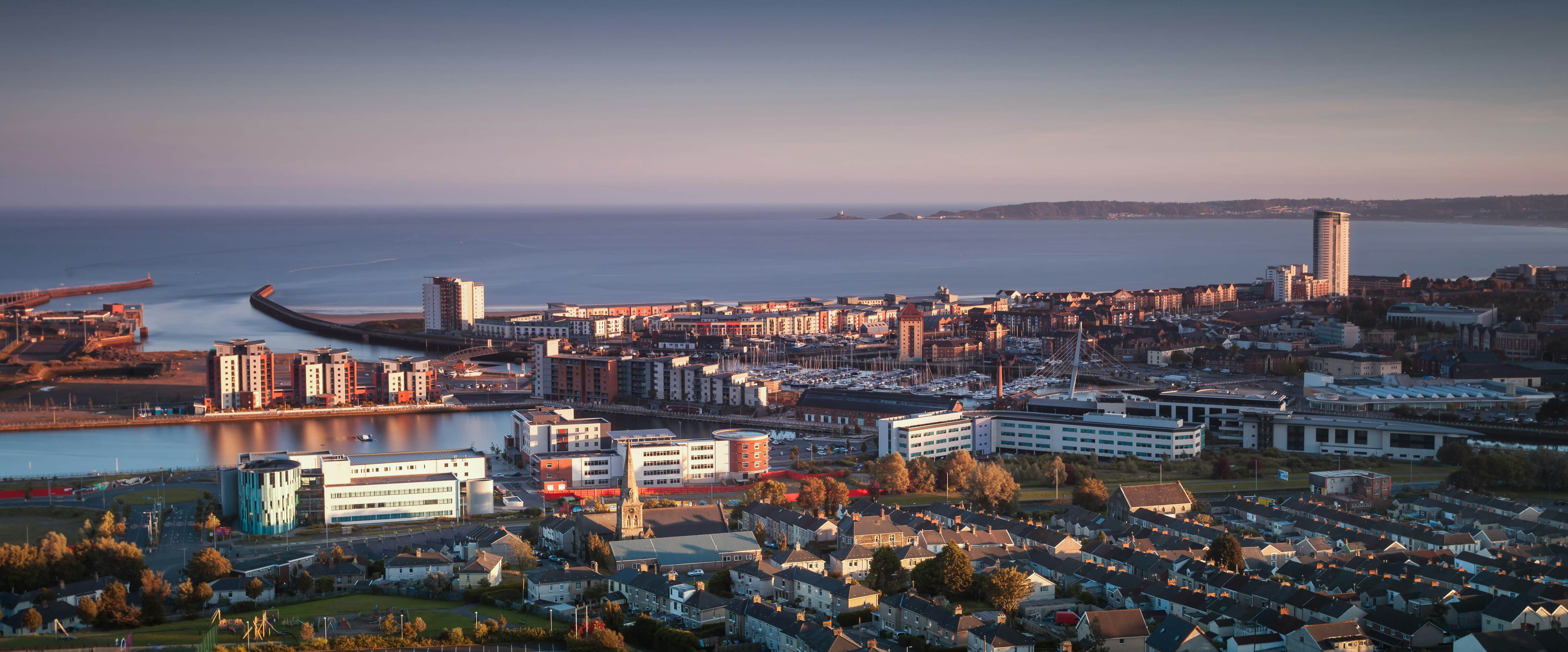 A SUSTAINABLE GUIDE TO THE BEST OF SWANSEA BAY, WALES